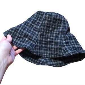2000s style bucket hat